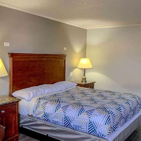 Motel 6 Newport News, Va - Fort Eustis エクステリア 写真