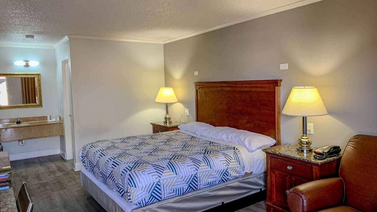 Motel 6 Newport News, Va - Fort Eustis エクステリア 写真